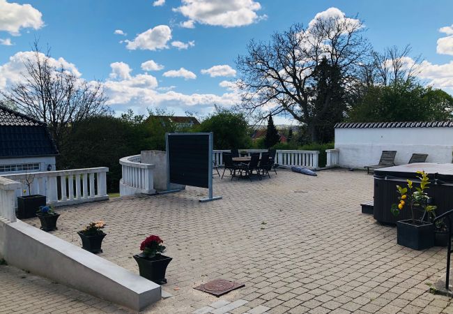 Apartment in Aalborg - aday - Villa Firenze - 2 Bedrooms Spacious Apartment Apartment in Aalborg - aday - Villa Firenze - 2 Bedrooms Spacious Apartment