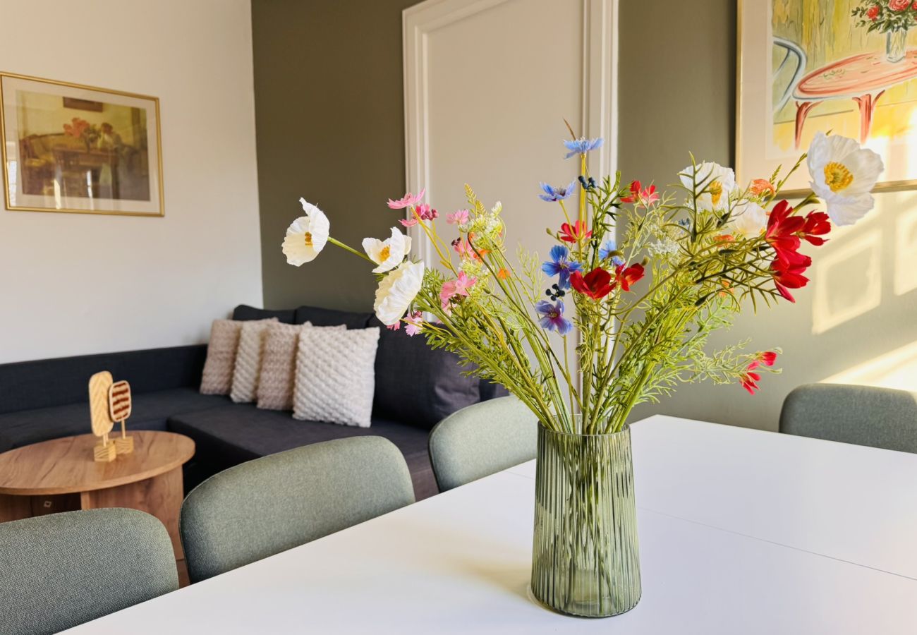 Apartment in Aalborg - aday - Aalborg Mansion - 3 Bedrooms Apartment