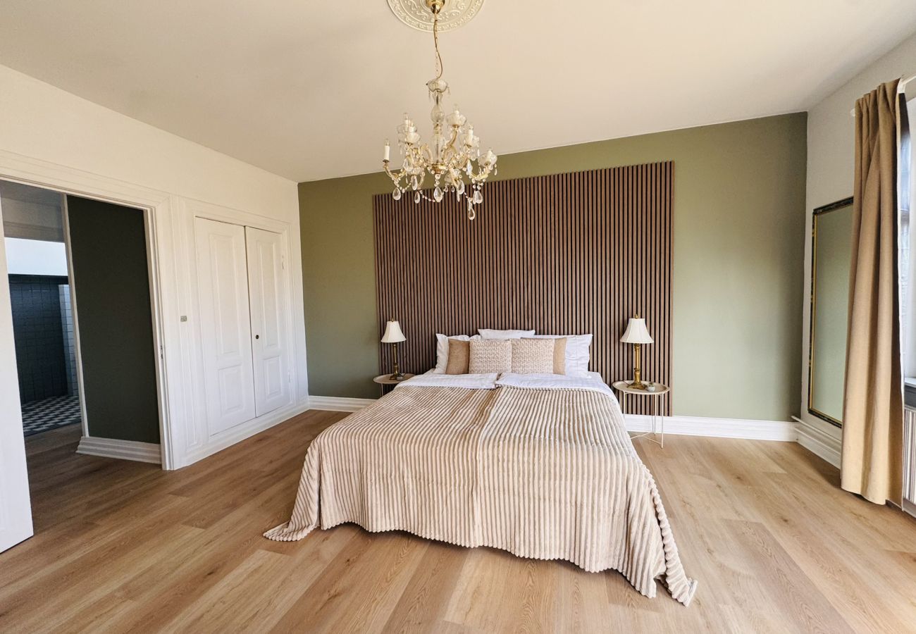 Apartment in Aalborg - aday - Aalborg Mansion - 3 Bedrooms Apartment