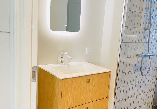 Apartment in Aalborg - aday - 2 bedroom with modern kitchen and free parking Apartment in Aalborg - aday - 2 bedroom with modern kitchen and free parking