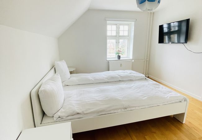 Apartment in Aalborg - aday - City Central Mansion - 4 bedroom apartment Apartment in Aalborg - aday - City Central Mansion - 4 bedroom apartment
