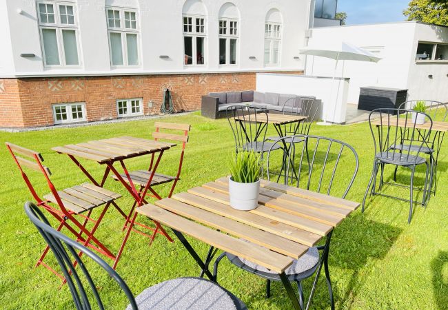 Apartment in Aalborg - aday - City Central Mansion - 1 bedroom apartment with garden Apartment in Aalborg - aday - City Central Mansion - 1 bedroom apartment with garden