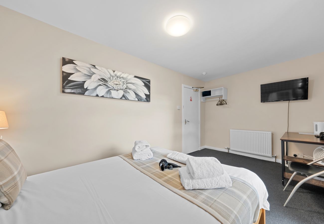 Rent by room in Inverness - mySTAYINN Telford Guest House Room 1 