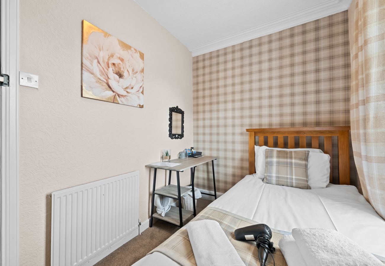 Rent by room in Inverness - mySTAYINN Telford Guest House Room 2