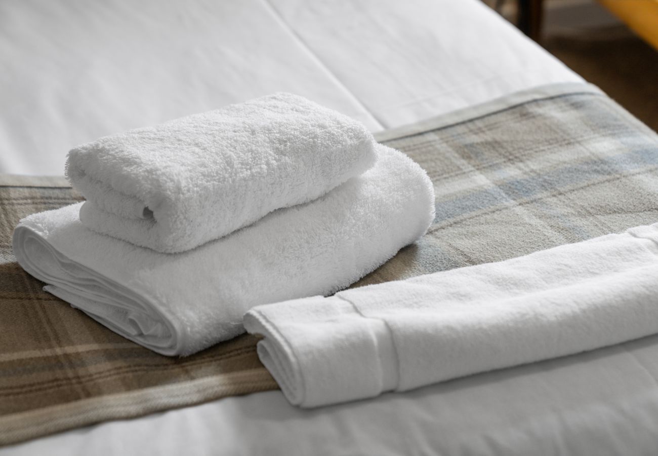 Rent by room in Inverness - mySTAYINN Telford Guest House Room 4