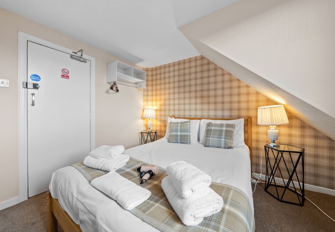 Rent by room in Inverness - mySTAYINN Telford Guest House Room 5