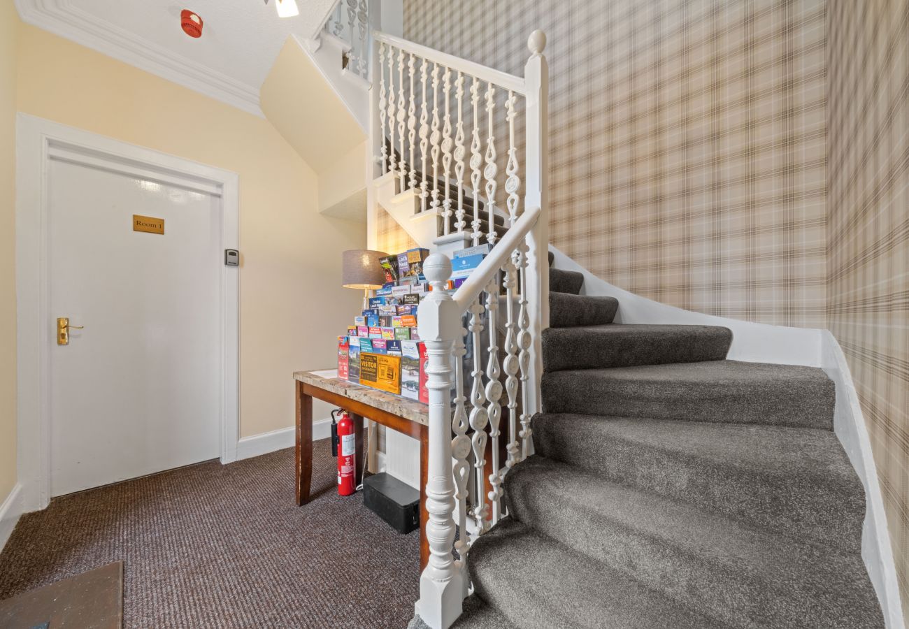 Rent by room in Inverness - mySTAYINN Strathblane Guest House Room 2