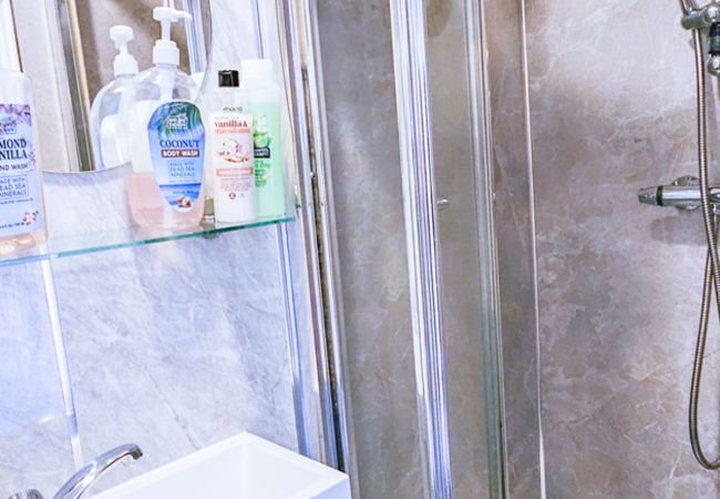 Rent by room in Inverness - mySTAYINN Strathblane Guest House Room 4 Rent by room in Inverness - mySTAYINN Strathblane Guest House Room 4