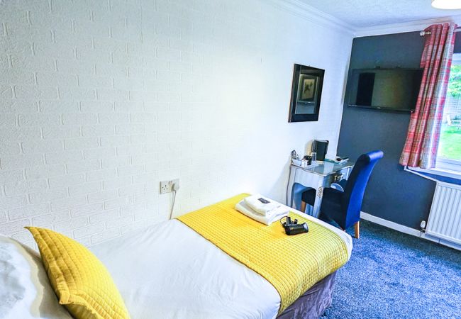 Rent by room in Inverness - mySTAYINN Strathblane Guest House Room 4 Rent by room in Inverness - mySTAYINN Strathblane Guest House Room 4