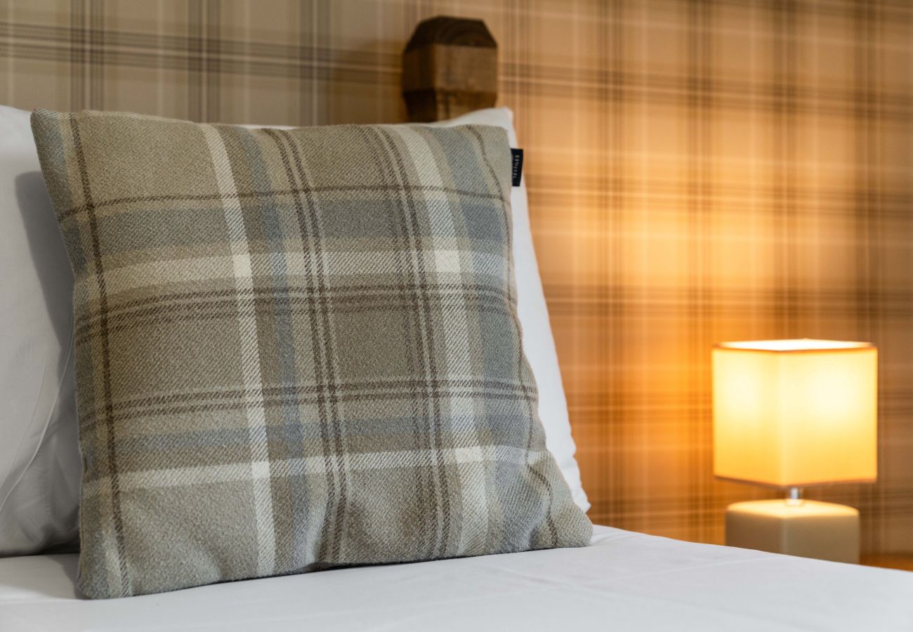 Rent by room in Inverness - mySTAYINN Strathblane Guest House Room 5