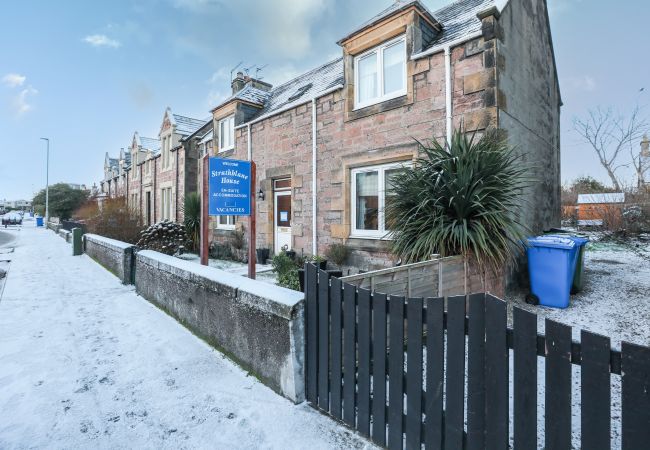 Rent by room in Inverness - mySTAYINN Strathblane Guest House Room 7 Rent by room in Inverness - mySTAYINN Strathblane Guest House Room 7