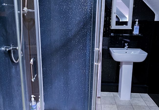 Rent by room in Inverness - mySTAYINN Strathblane Guest House Room 7 Rent by room in Inverness - mySTAYINN Strathblane Guest House Room 7