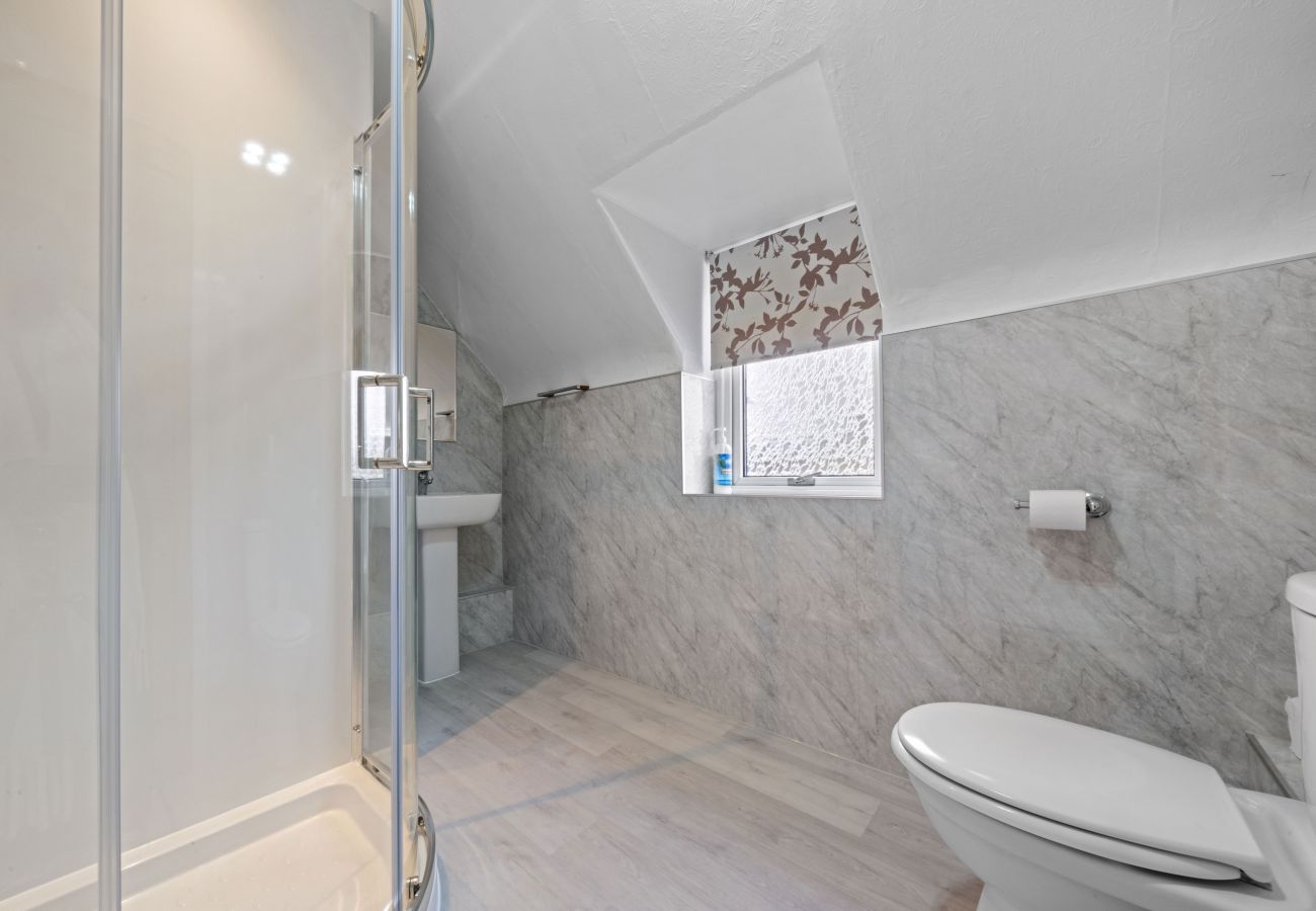 Rent by room in Inverness - mySTAYINN Strathblane Guest House Room 7