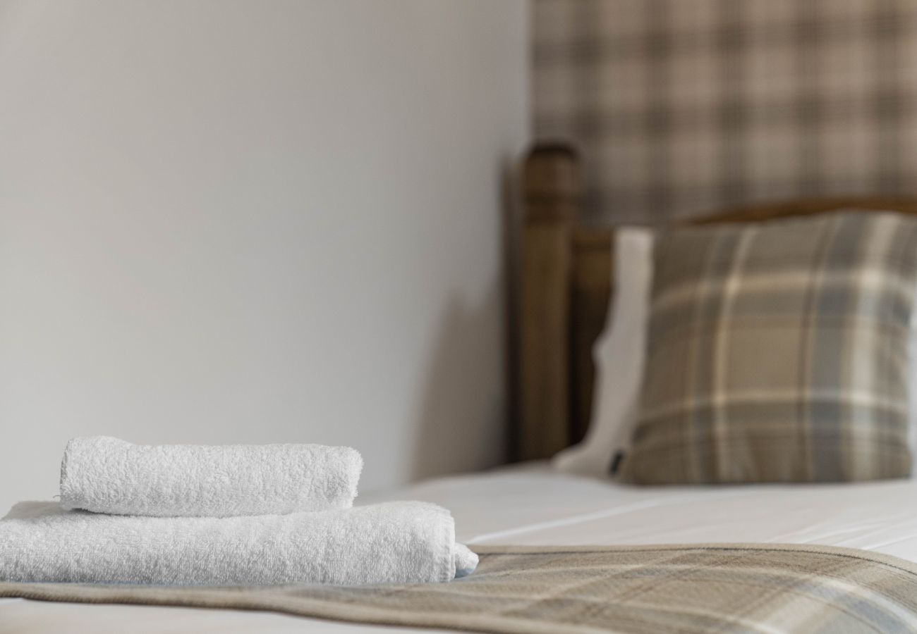 Rent by room in Inverness - mySTAYINN Strathblane Guest House Room 7