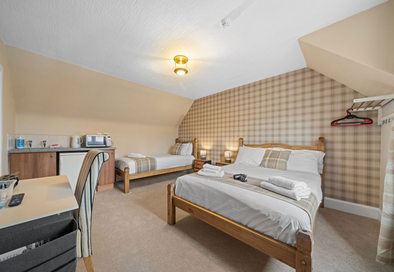 Rent by room in Inverness - mySTAYINN Strathblane Guest House Room 7