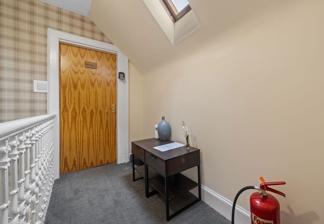 Rent by room in Inverness - mySTAYINN Strathblane Guest House Room 3