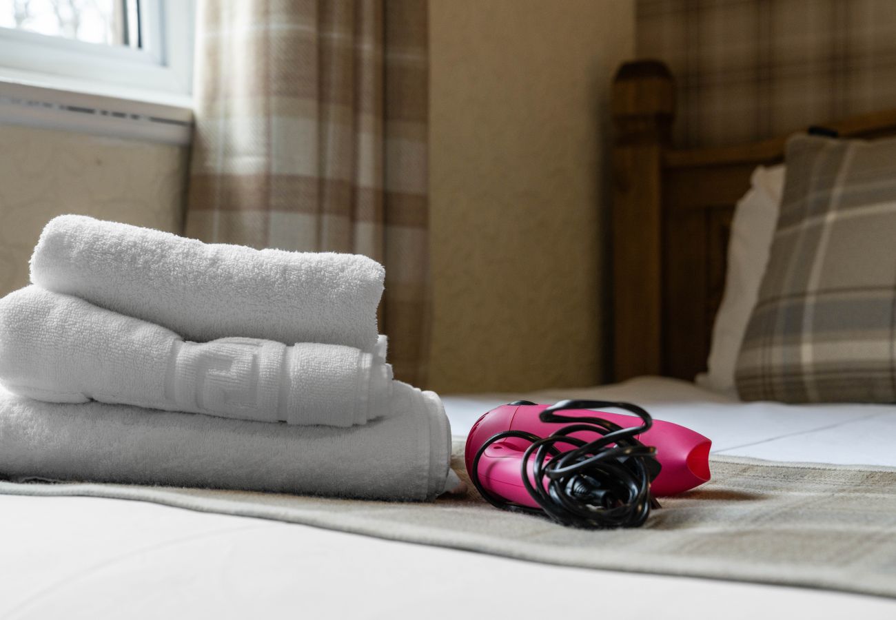 Rent by room in Inverness - mySTAYINN Strathblane Guest House Room 3