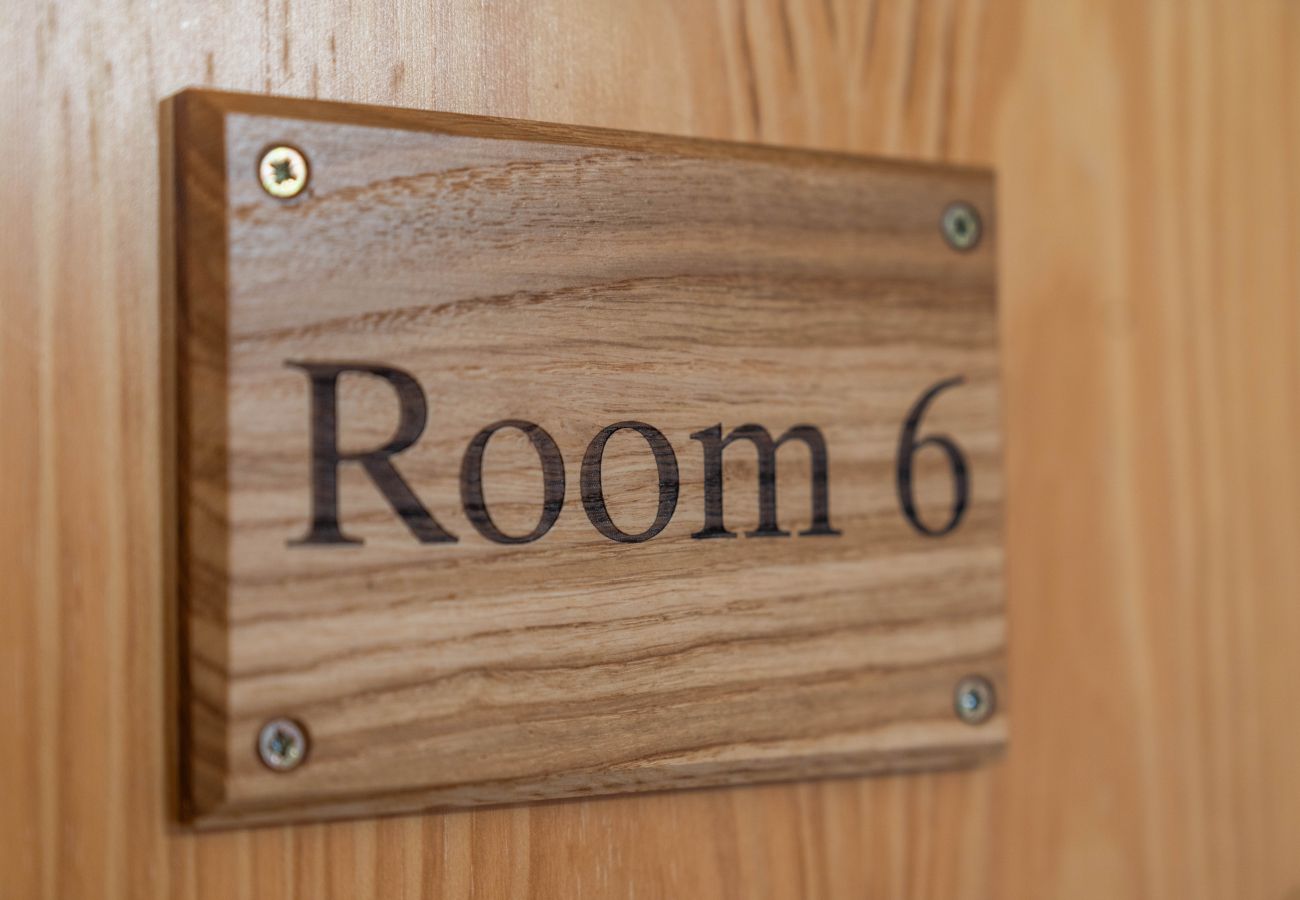 Rent by room in Inverness - mySTAYINN Strathblane Guest House Room 6