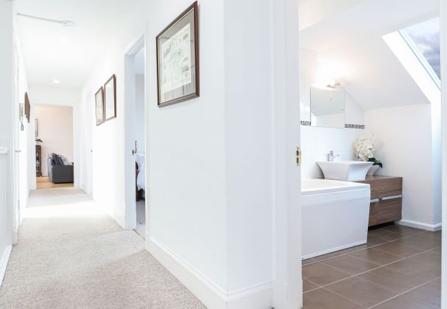 Apartment in Edinburgh - Penthouse Apartment on Royal Mile | Three Bed Apartment in Edinburgh - Penthouse Apartment on Royal Mile | Three Bed