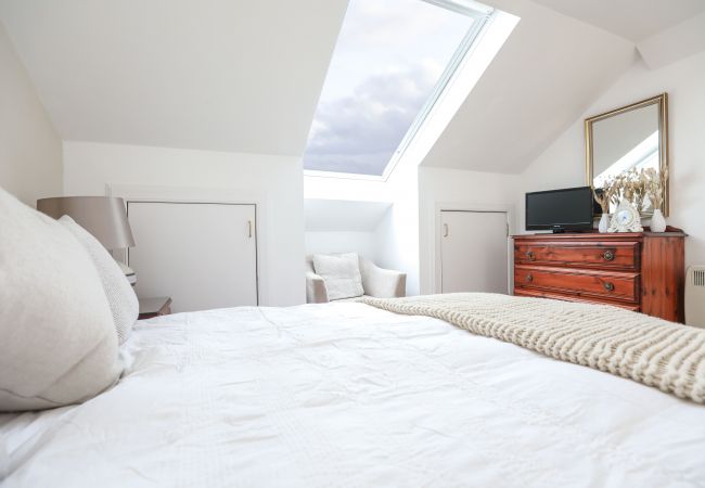 Apartment in Edinburgh - Penthouse Apartment on Royal Mile | Three Bed Apartment in Edinburgh - Penthouse Apartment on Royal Mile | Three Bed