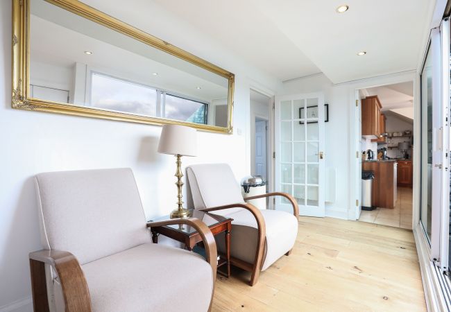 Apartment in Edinburgh - Penthouse Apartment on Royal Mile | Three Bed Apartment in Edinburgh - Penthouse Apartment on Royal Mile | Three Bed