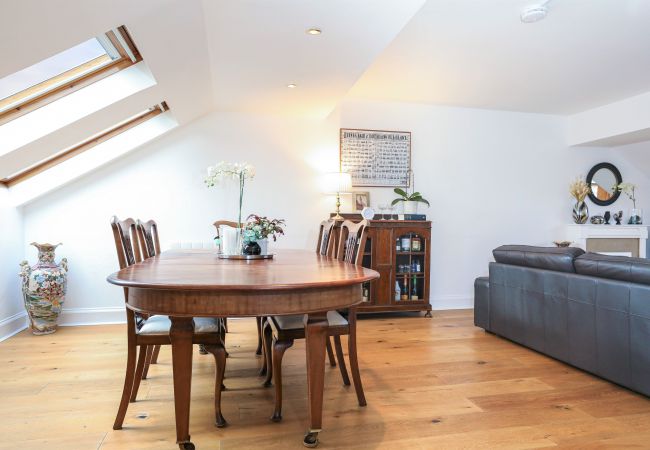 Apartment in Edinburgh - Penthouse Apartment on Royal Mile | Three Bed Apartment in Edinburgh - Penthouse Apartment on Royal Mile | Three Bed