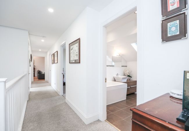 Apartment in Edinburgh - Penthouse Apartment on Royal Mile | Three Bed Apartment in Edinburgh - Penthouse Apartment on Royal Mile | Three Bed