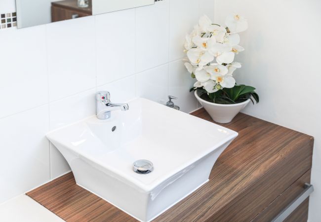 Apartment in Edinburgh - Penthouse Apartment on Royal Mile | Three Bed Apartment in Edinburgh - Penthouse Apartment on Royal Mile | Three Bed