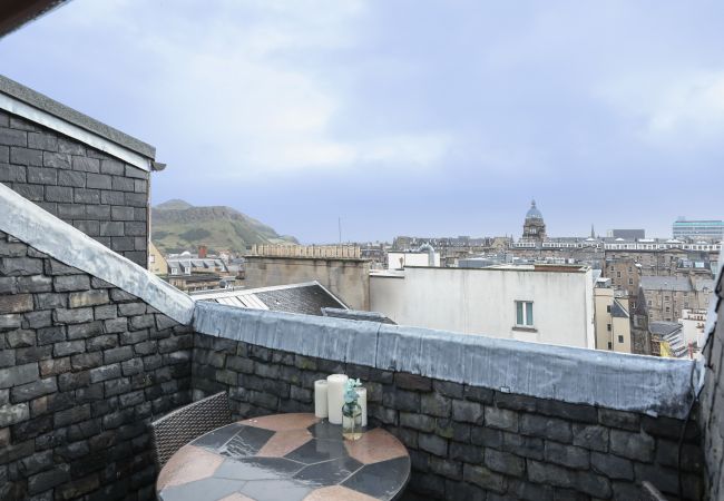 Apartment in Edinburgh - Penthouse Apartment on Royal Mile | Three Bed Apartment in Edinburgh - Penthouse Apartment on Royal Mile | Three Bed