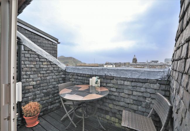 Apartment in Edinburgh - Penthouse Apartment on Royal Mile | Three Bed Apartment in Edinburgh - Penthouse Apartment on Royal Mile | Three Bed