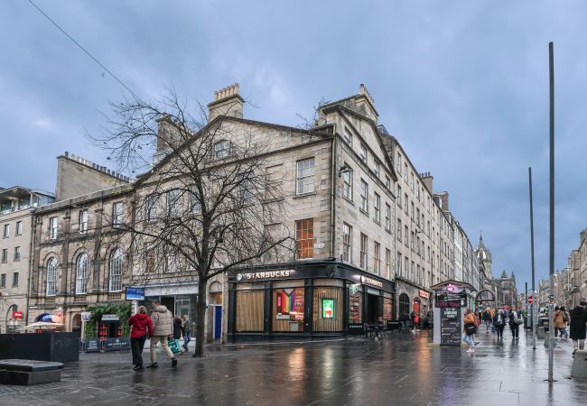 Apartment in Edinburgh - Penthouse Apartment on Royal Mile | Three Bed Apartment in Edinburgh - Penthouse Apartment on Royal Mile | Three Bed