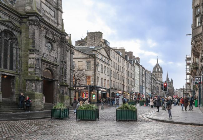 Apartment in Edinburgh - Penthouse Apartment on Royal Mile | Three Bed Apartment in Edinburgh - Penthouse Apartment on Royal Mile | Three Bed