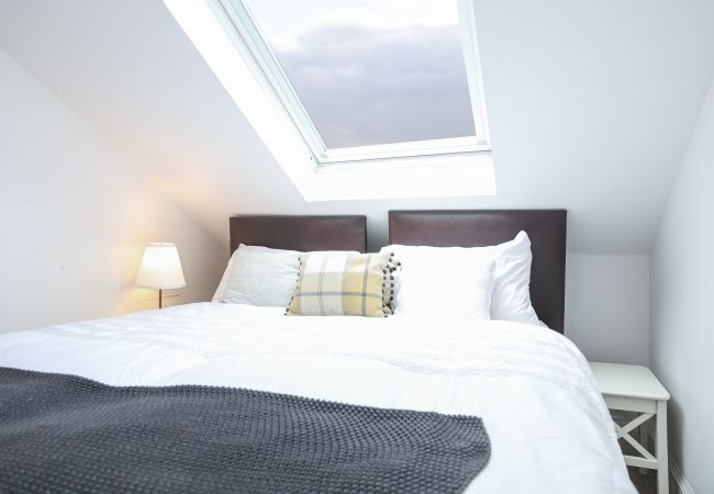 Apartment in Edinburgh - Penthouse Apartment on Royal Mile | Three Bed Apartment in Edinburgh - Penthouse Apartment on Royal Mile | Three Bed