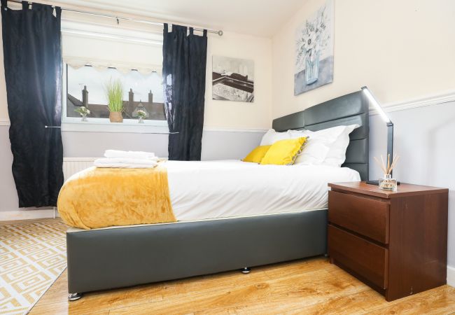 Rent by room in Edinburgh - Gorgeous Family Room in Elegant Cottage Rent by room in Edinburgh - Gorgeous Family Room in Elegant Cottage