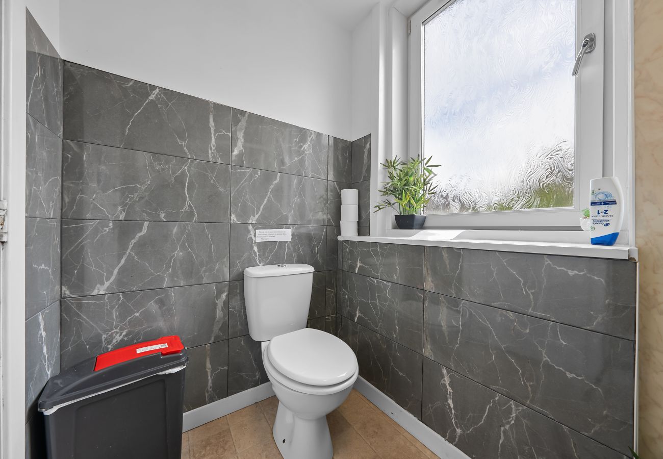 House in Inverness - mySTAYINN Telford 7 Bedroom House