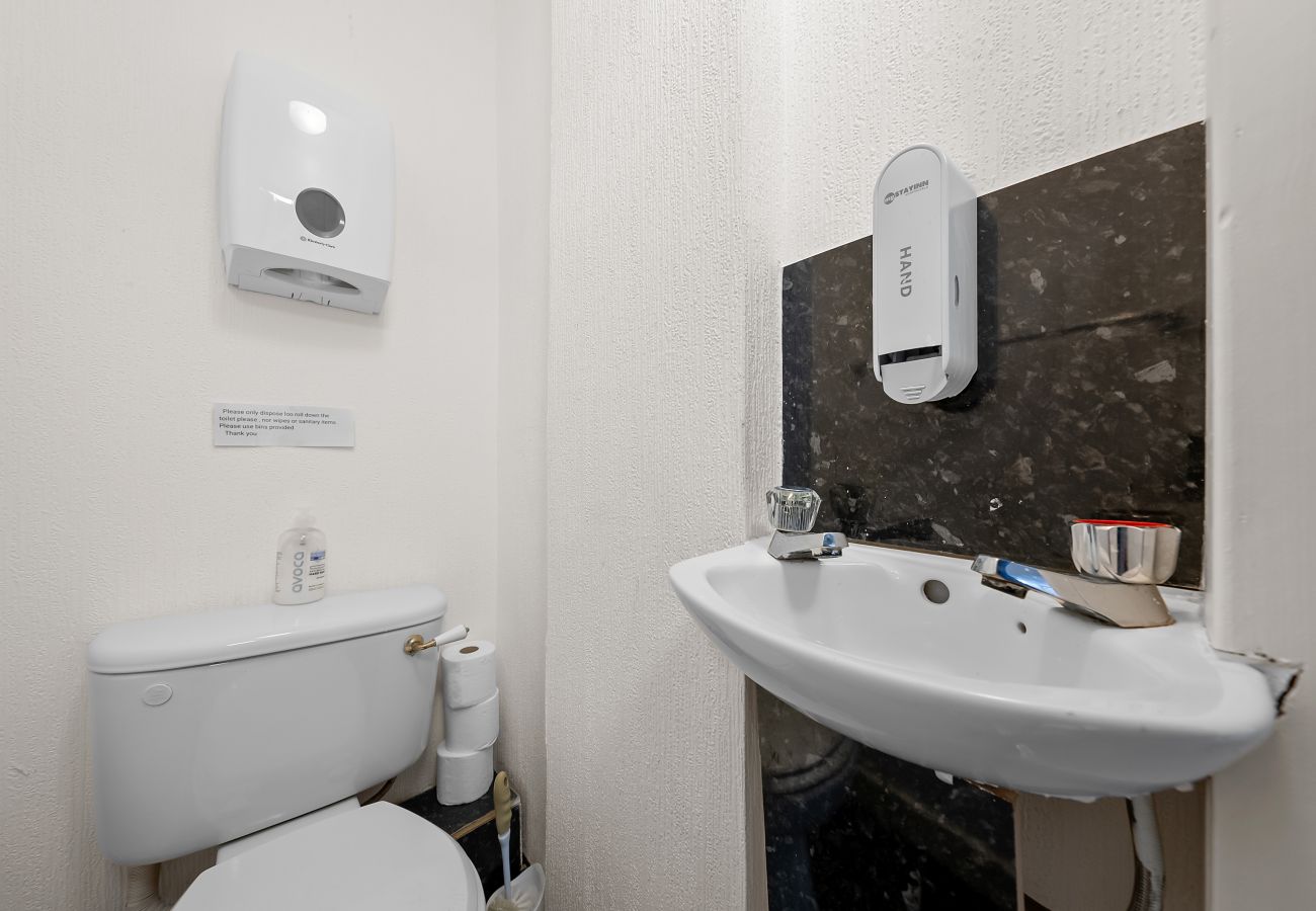 House in Inverness - mySTAYINN Telford 7 Bedroom House