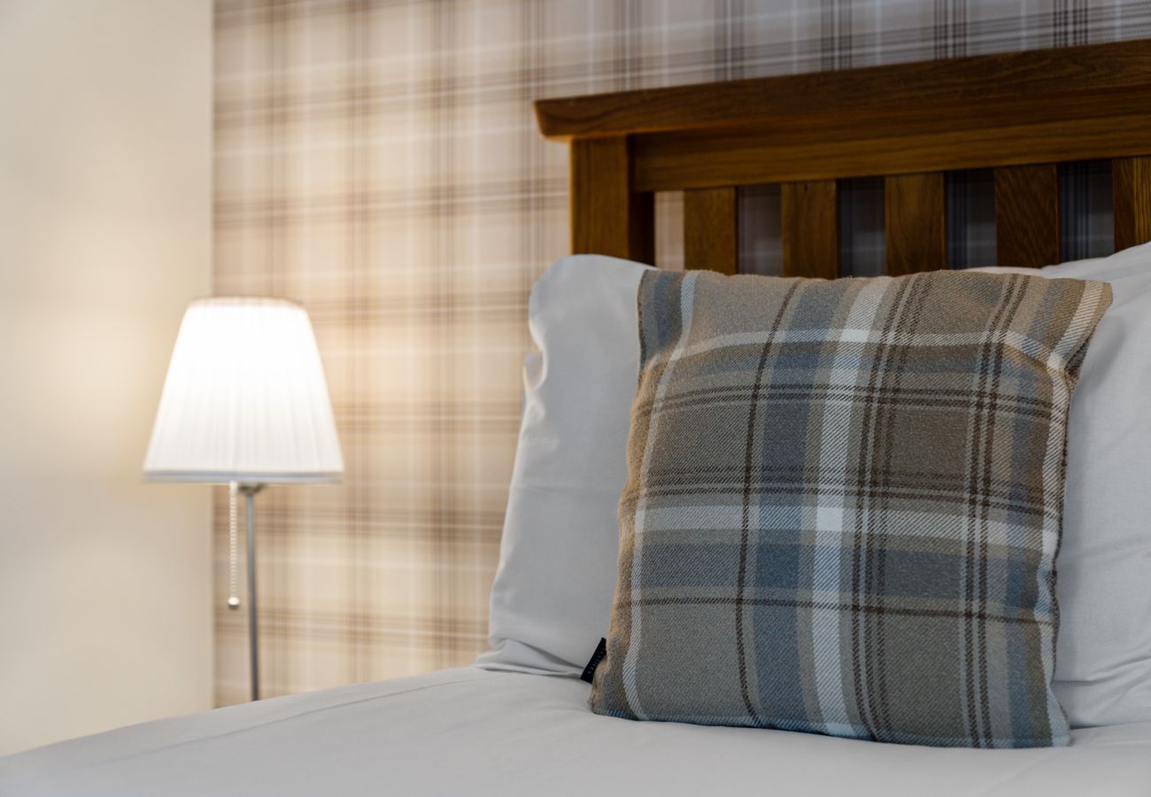House in Inverness - mySTAYINN Telford 7 Bedroom House
