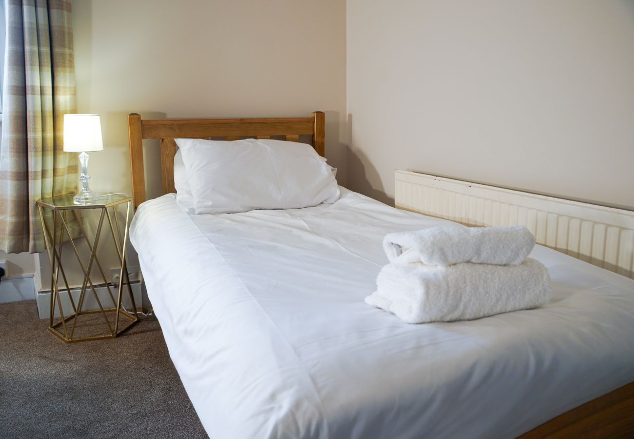House in Inverness - mySTAYINN Telford 7 Bedroom House
