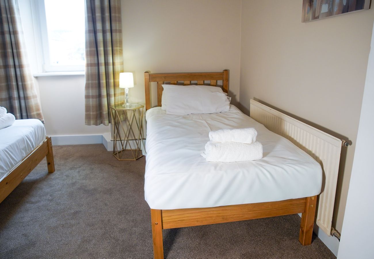 House in Inverness - mySTAYINN Telford 7 Bedroom House