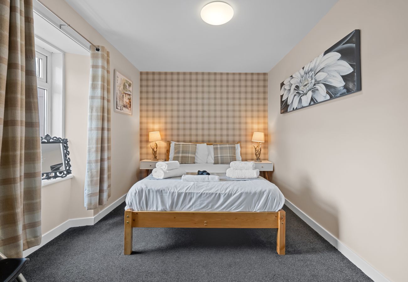 House in Inverness - mySTAYINN Telford 7 Bedroom House