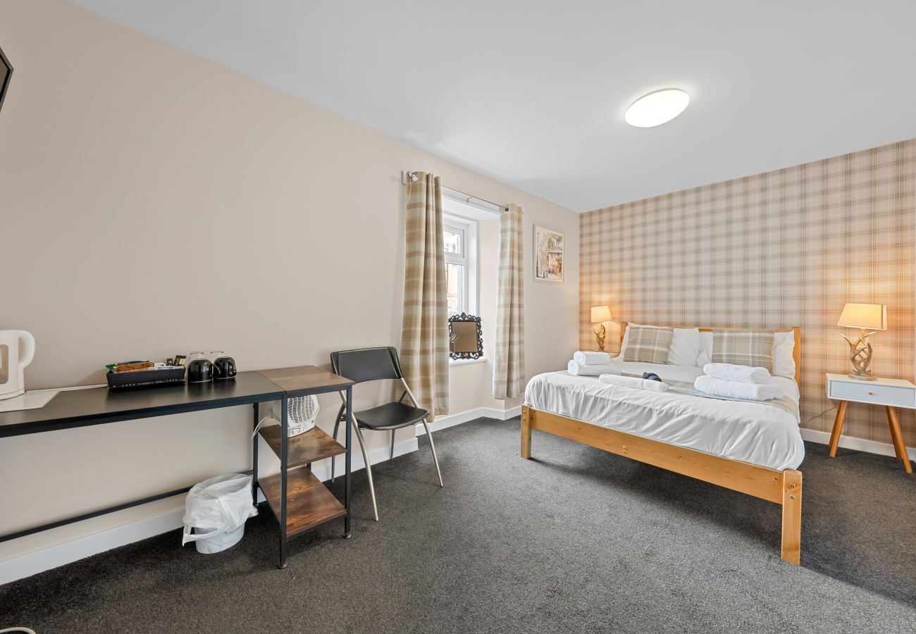 House in Inverness - mySTAYINN Telford 7 Bedroom House