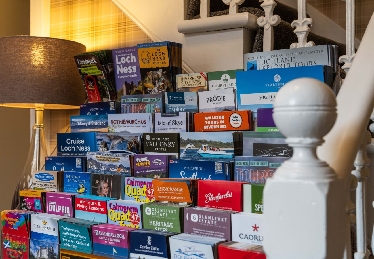 House in Inverness - mySTAYINN Strathblane 7 Bedroom House