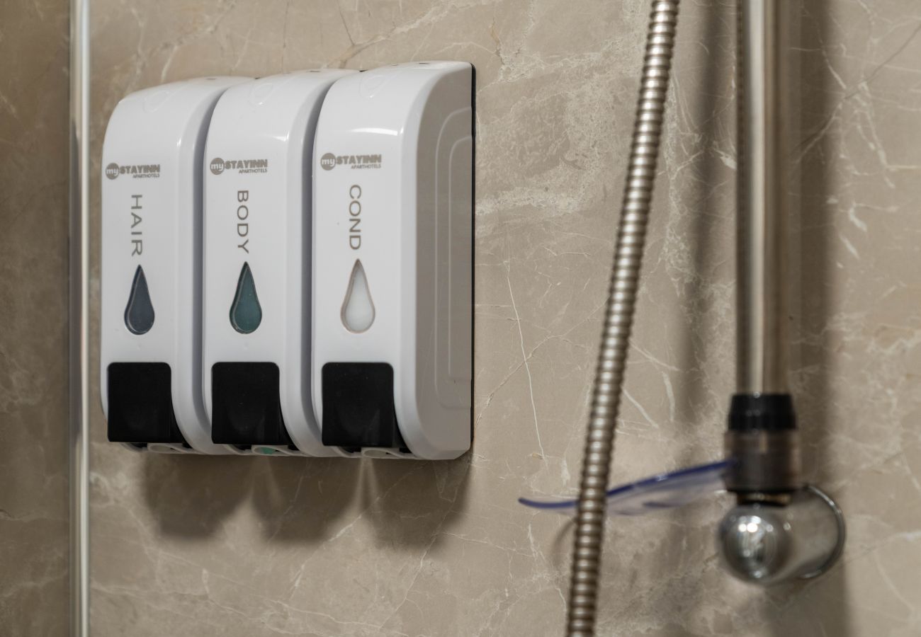 House in Inverness - mySTAYINN Strathblane 7 Bedroom House