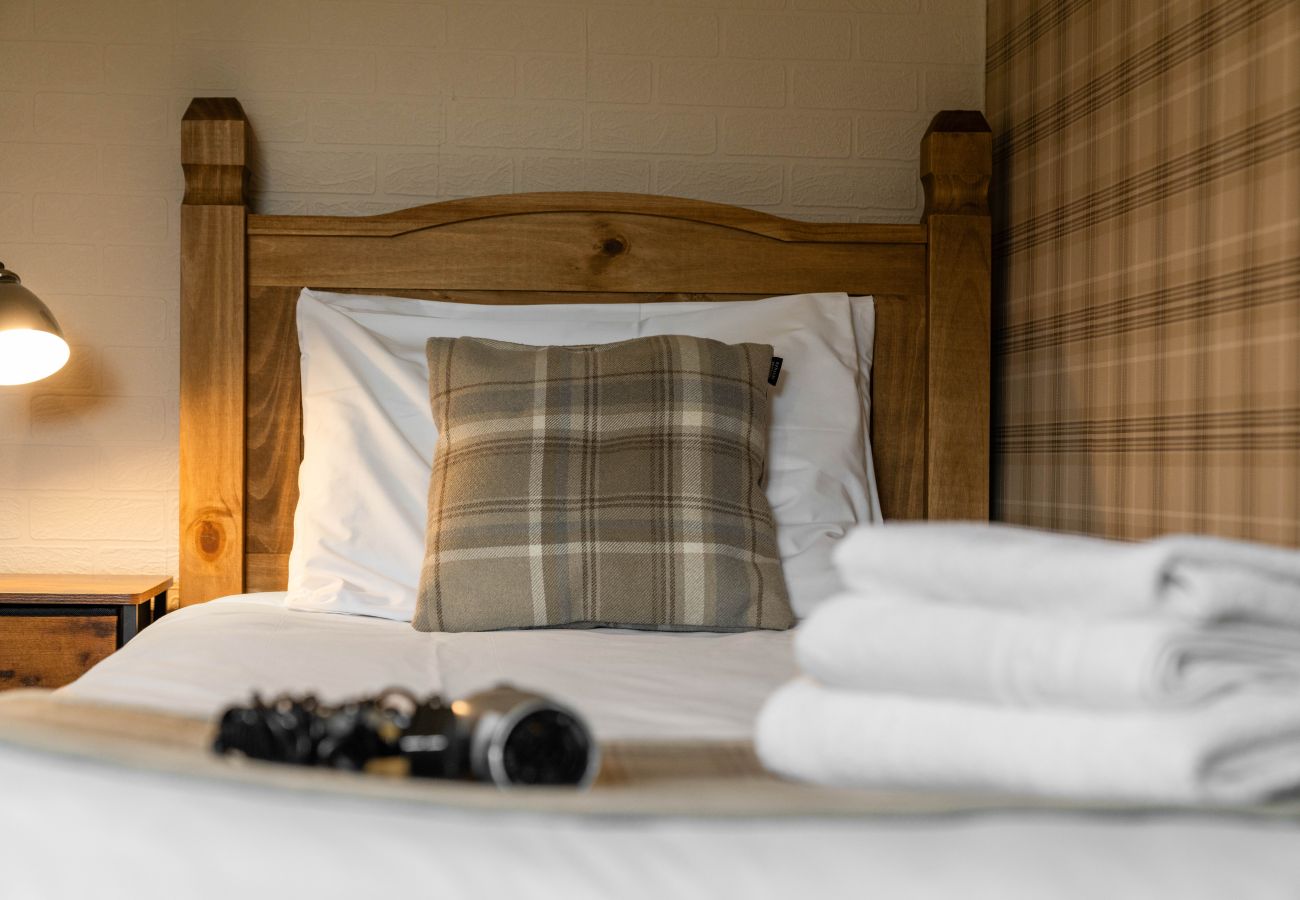 House in Inverness - mySTAYINN Strathblane 7 Bedroom House