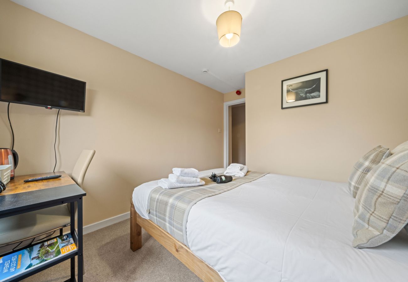 House in Inverness - mySTAYINN Strathblane 7 Bedroom House