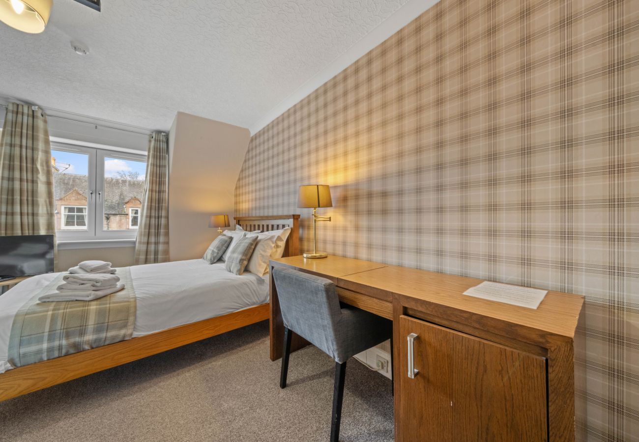 House in Inverness - mySTAYINN Strathblane 7 Bedroom House