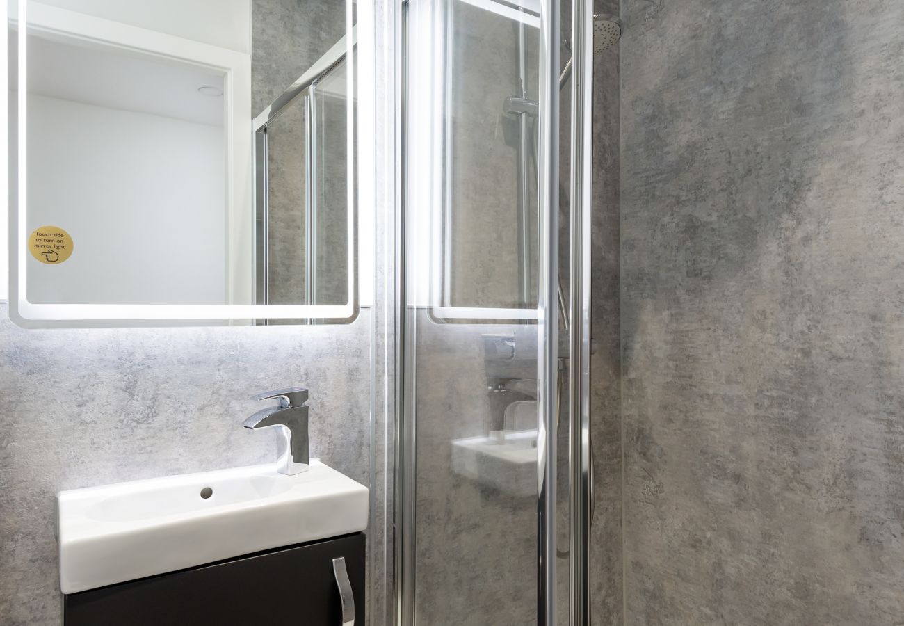 Rent by room in Edinburgh - Smith Place Hotel Room 1 