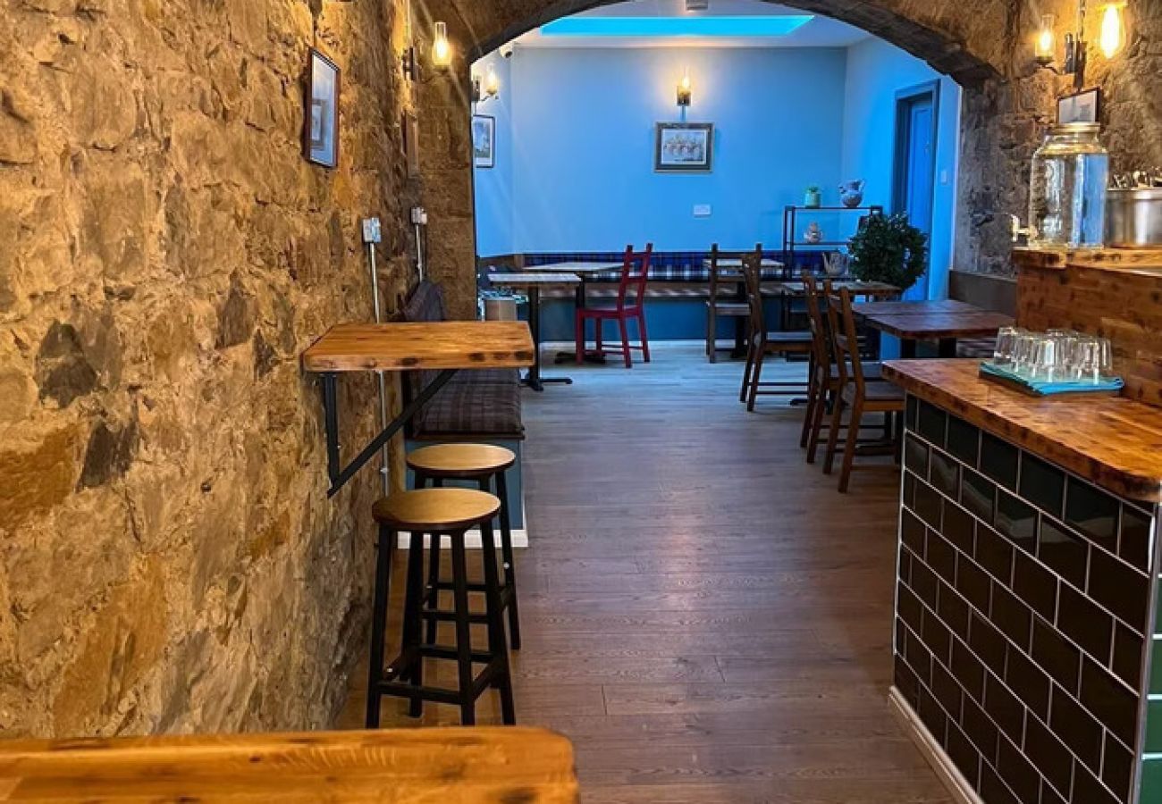Rent by room in Edinburgh - Smith Place Hotel Room 3 