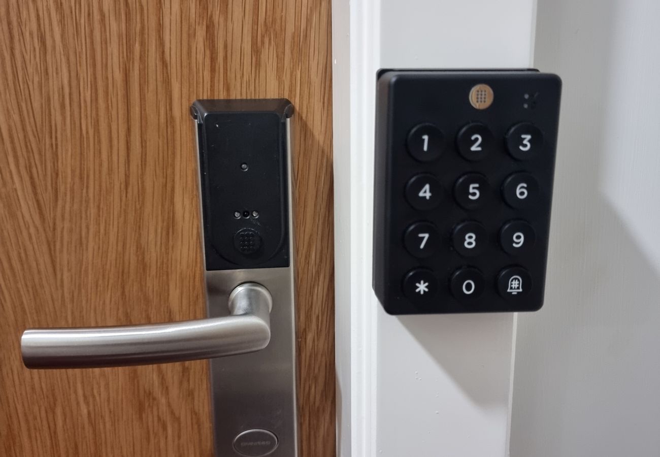 Rent by room in Edinburgh - Smith Place Hotel Room 3 