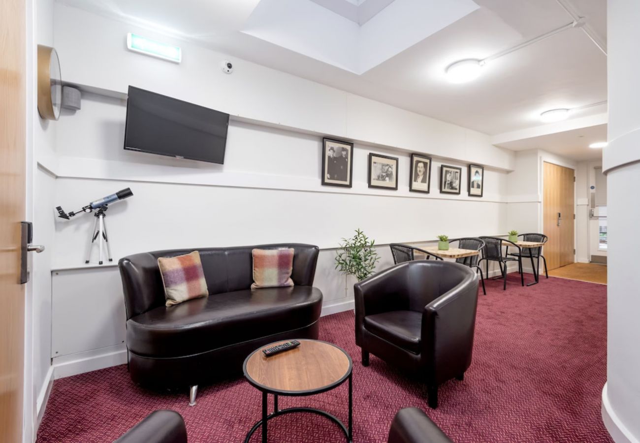 Rent by room in Edinburgh - Smith Place Hotel Room 4